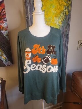 Women's Crewneck 'It's The Season' Green Pullover Sweater